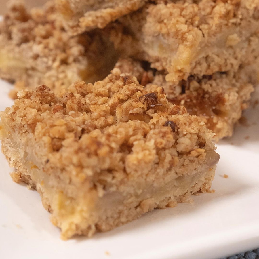 Cuadrados veganos de avena y manzana